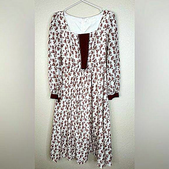 MASKED QUEEN White with Brown Floral Pattern. ‎ EUC! - Picture 1 of 5